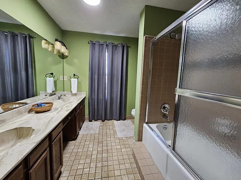 2566 Vauxhall Pl — Photo 14