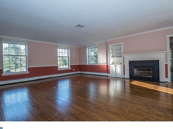 3rd image of 468 School House Ln