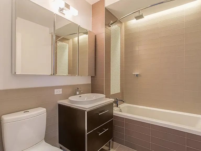 123 Parkside Ave #6Q — Photo 11