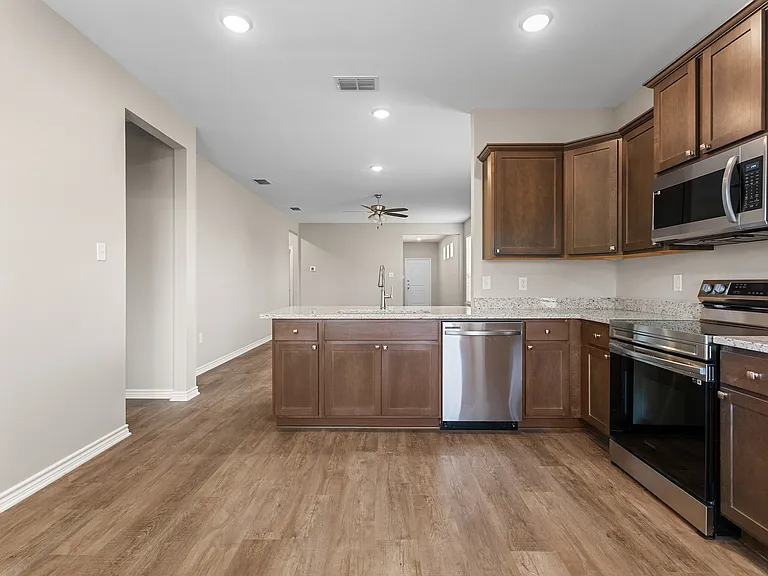 309 Maplewood Cir — Photo 11