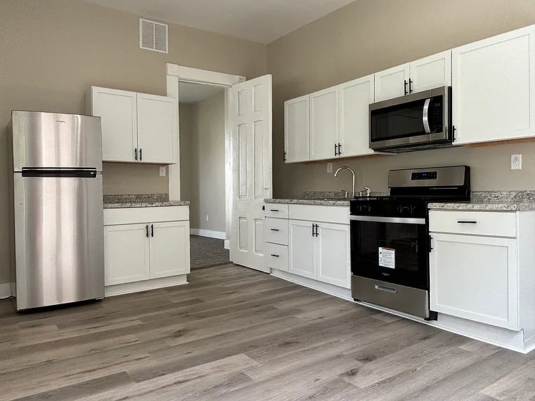 725 Pearl St #2 — Photo 5