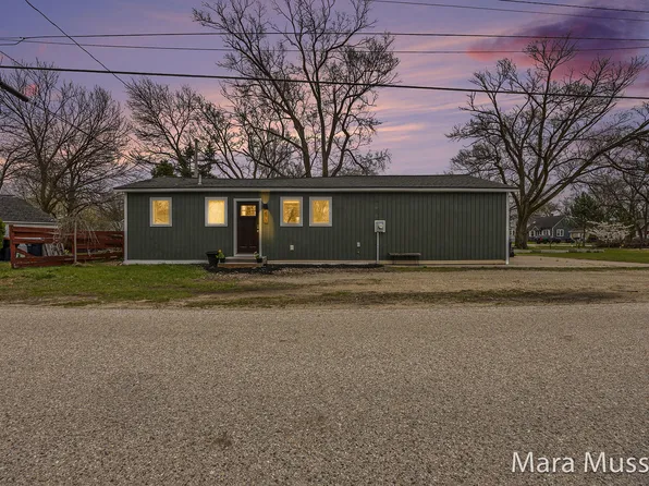 473 W 22nd St, Holland, MI 49423