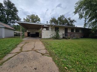 2106 SW 72nd St, Topeka, KS 66619