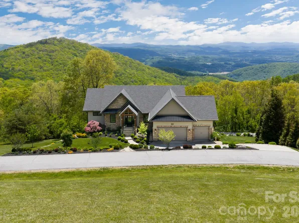 332 Summerset Dr, Hendersonville, NC 28792