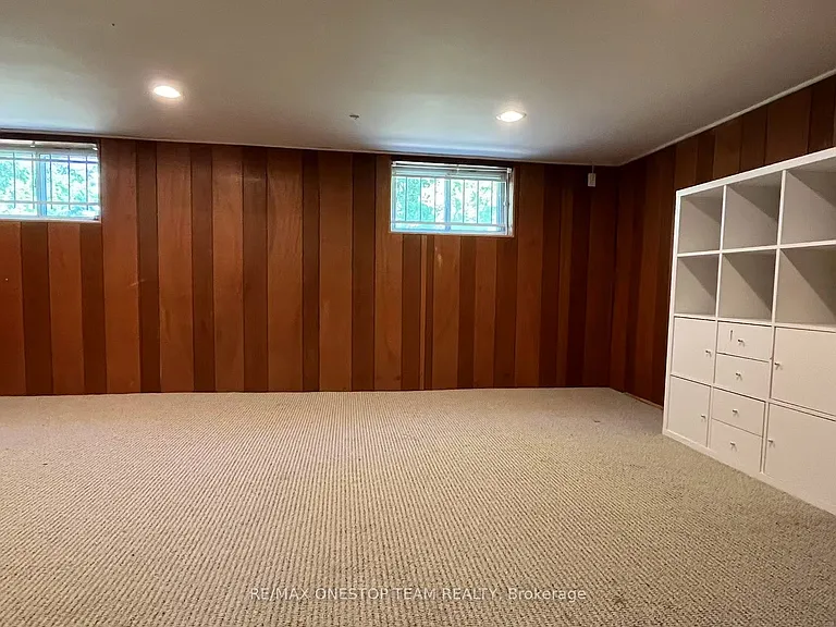 936 Pharmacy Ave — Photo 17
