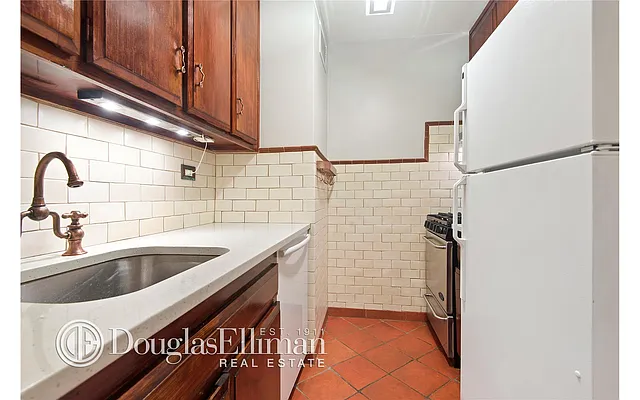 Rented by Douglas Elliman | media 38