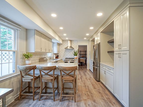4th image of 7361 Steinmeier Dr