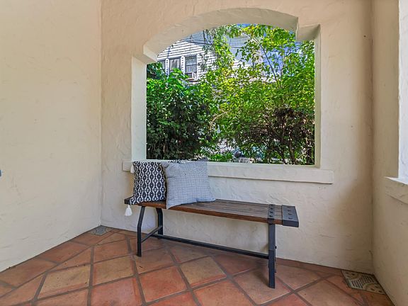 4th image of 259 Franklin Street