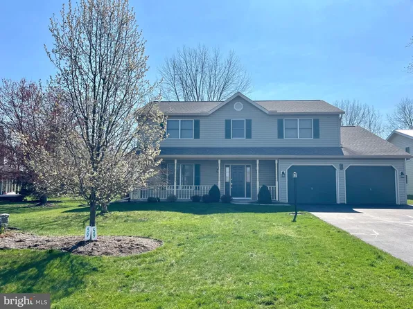59 Hearthside Ln, Greencastle, PA 17225