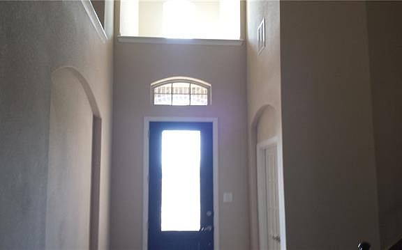 3rd image of 704 Herkimer Ct
