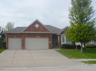 9520 S 175th Cir, Omaha, NE 68136
