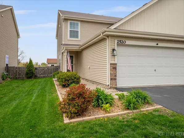 2520 Carlisle Ln, Hampshire, IL 60140