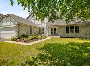 858 Brompton Cir, Bolingbrook, IL 60440