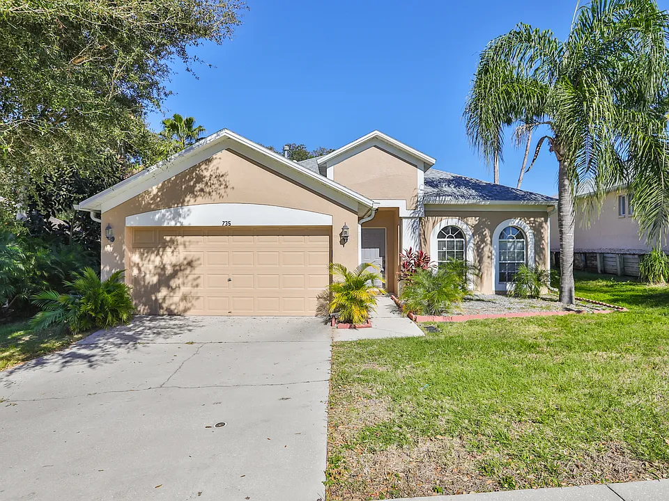 735 Grand Canyon Dr