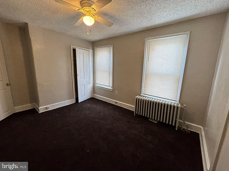 2106 W 4th St #2 — Photo 5