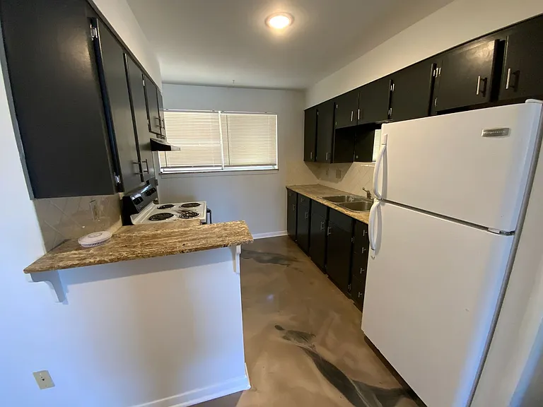 Library Place Apartments — Photo 31