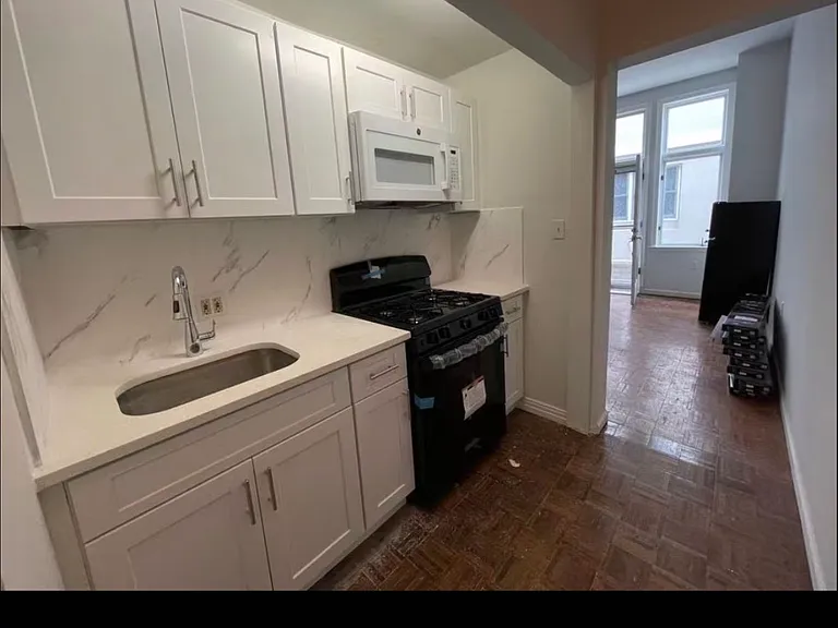 21 Harding Ave #1 — Photo 1