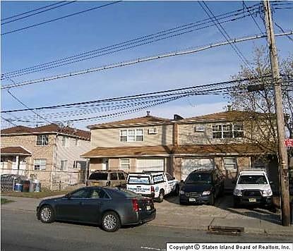 2nd image of 3872 Hylan Blvd