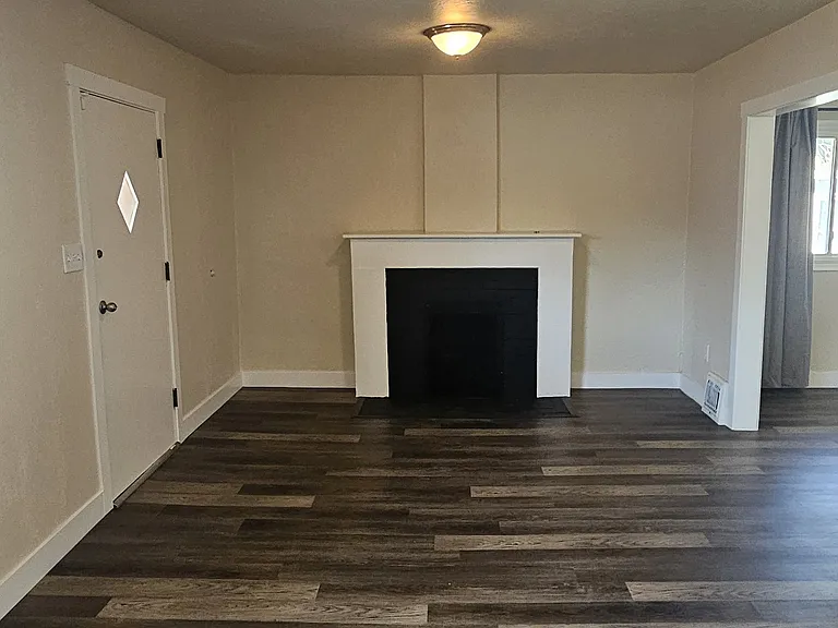 916 W 300 N — Photo 4