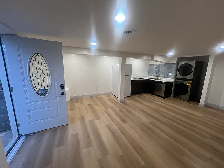 6913 W 101st Ter #BASEMENT — Photo 1