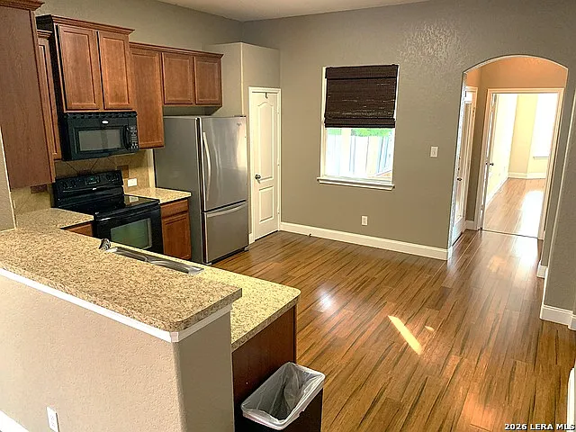 3 bed, 2.0 bath, 1476 sqft, $1,700 — Photo 4