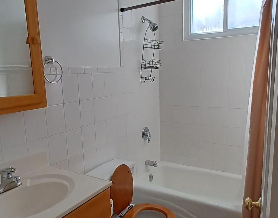 1st image of 1839 W Melrose St #2R