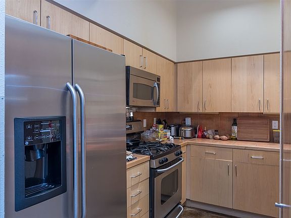 4th image of 601 Circulo De Morelia Unit 10
