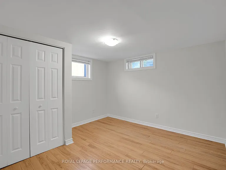 940 Brant St #LOWER — Photo 12