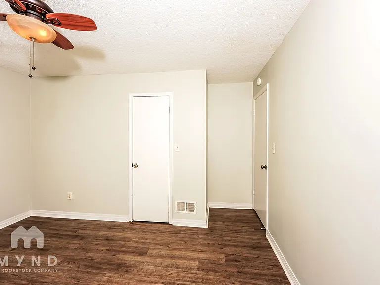 1712 Sam Dr — Photo 17