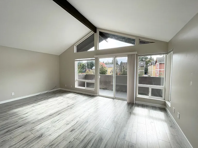 14320 Roosevelt Way N #201 — Photo 6