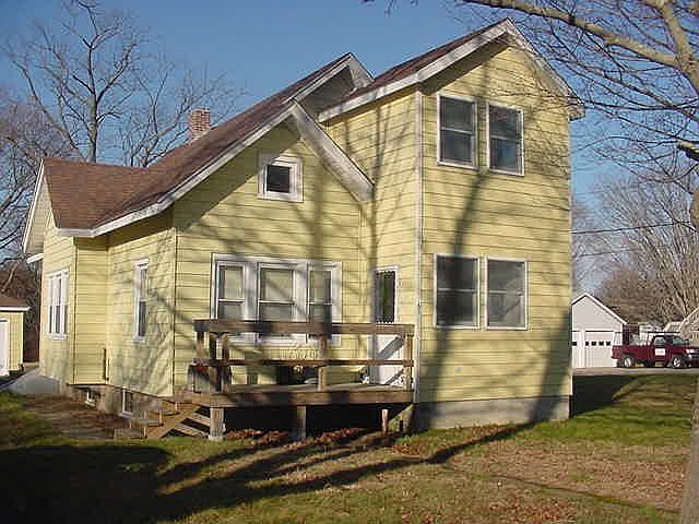 Solid 3-4 Bedroom Two-Story !