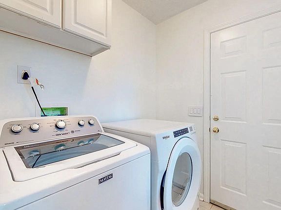4th image of 207 Bateman Ave