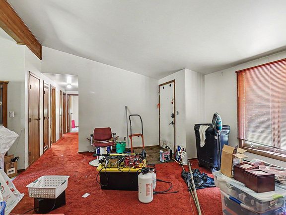 4th image of 8186 Edward Rd