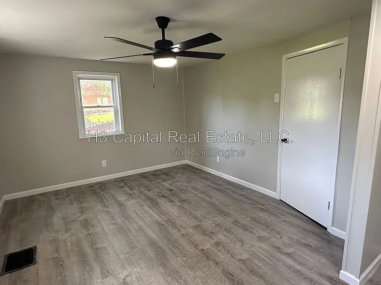 7253 Town Hall Rd — Photo 7