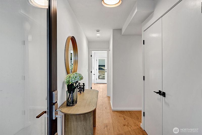 3rd image of 1227 E Roy Street