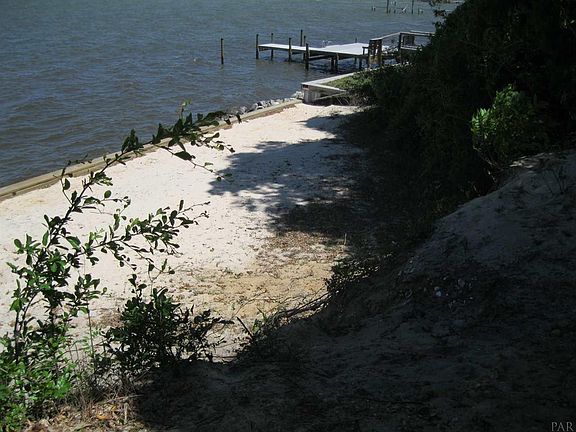 4th image of 4466 Hickory Shores Blvd