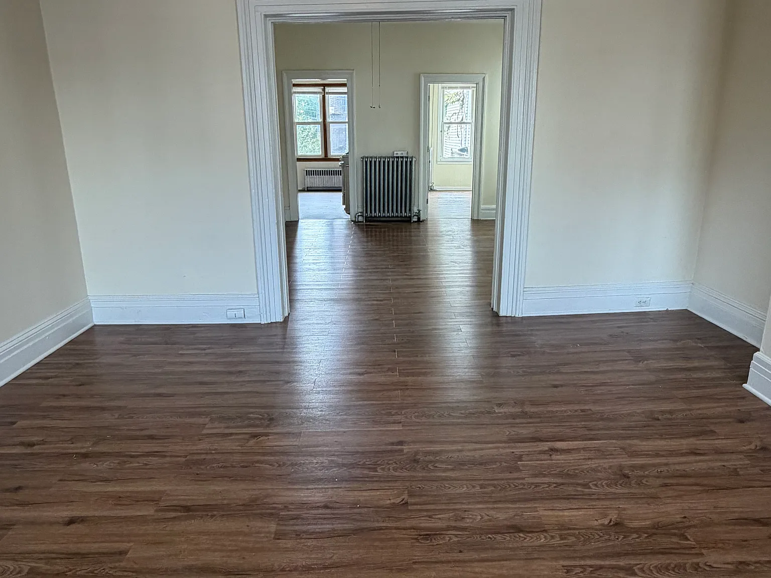 2 bed, 900 sqft, $2,300 — Photo 3