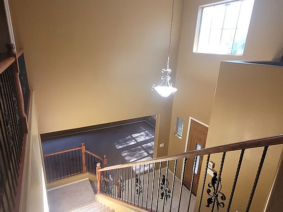 3rd image of 10110 W Albeniz Pl