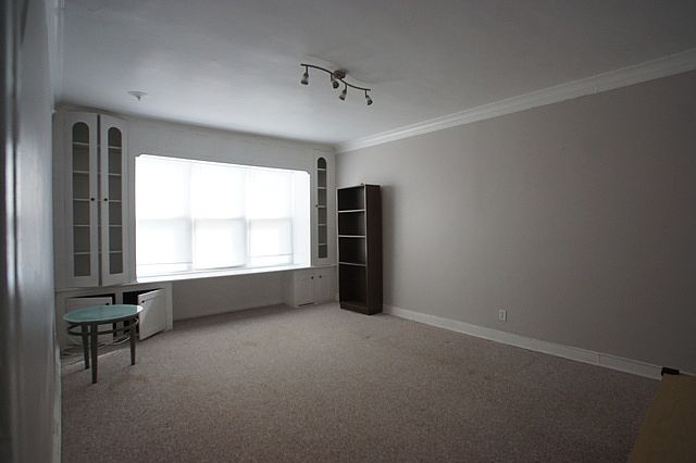1st image of 3238 W Bryn Mawr Ave #3