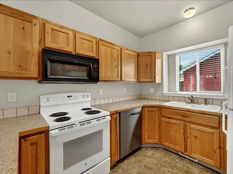 1509 S Euclid Ave — Photo 10