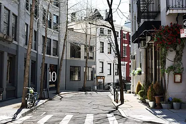 Rented by Sotheby's International Realty