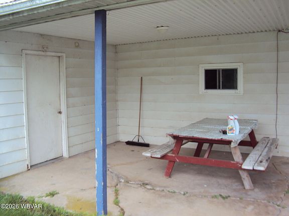 3rd image of 3812 Narrows Rd