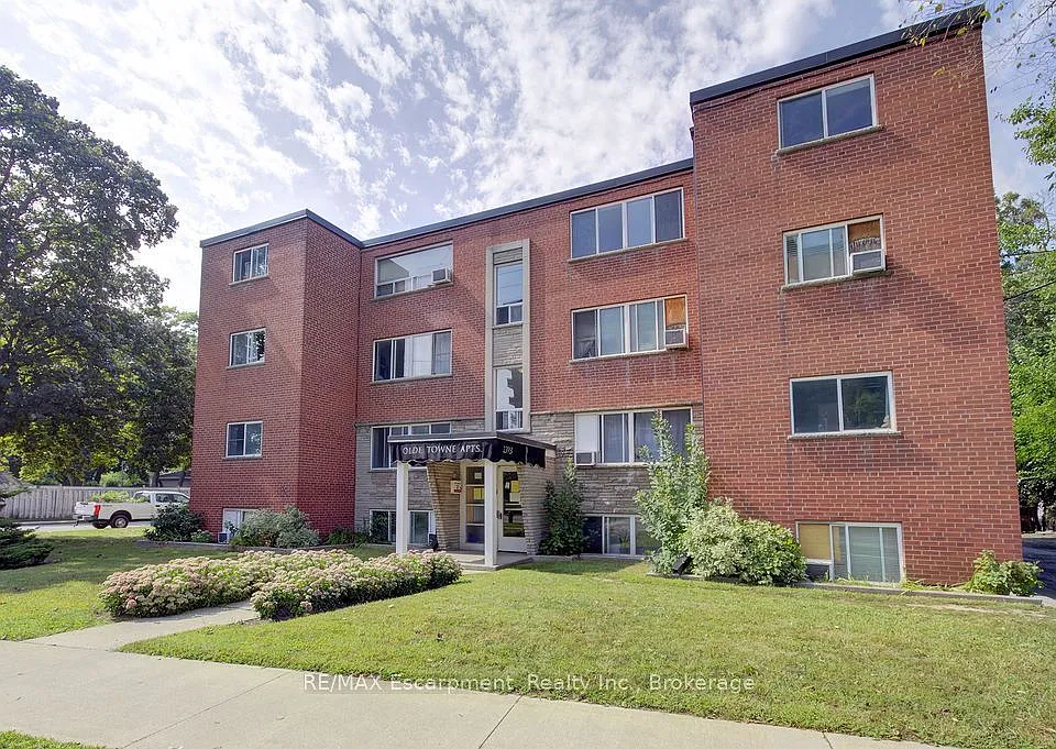 2393 New St #402