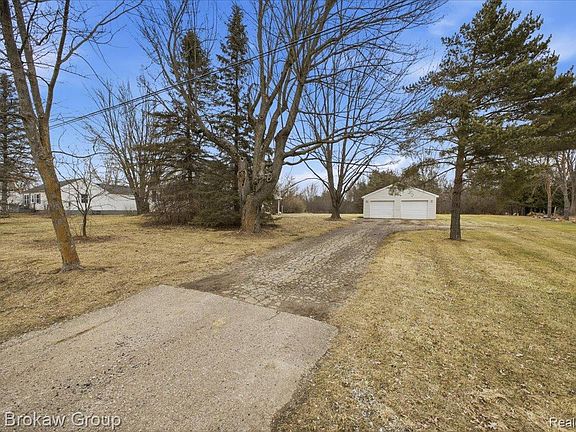 3rd image of 4340 Webster Rd