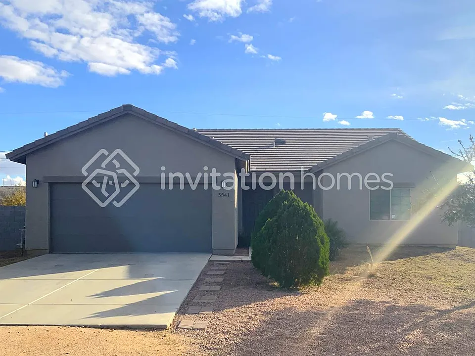 5541 E Santa Clara Dr