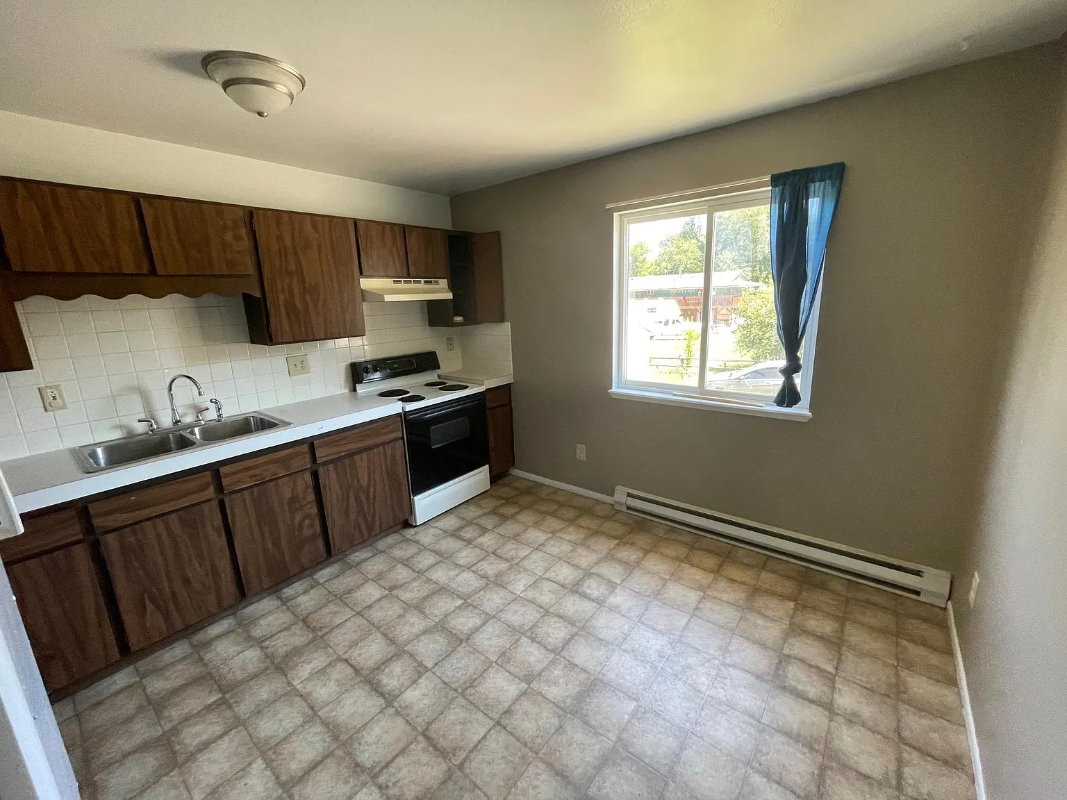 125 N Illinois Ave — Photo 4