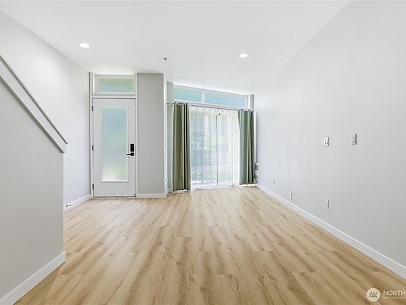 5th image of 15200 NE 81st Way #106