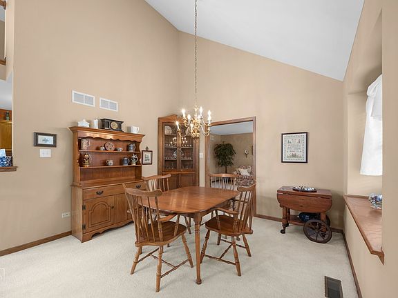 4th image of 2042 Waterford Ln