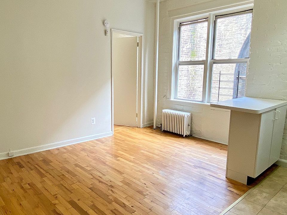1st image of 425 W 46th St APT 3D