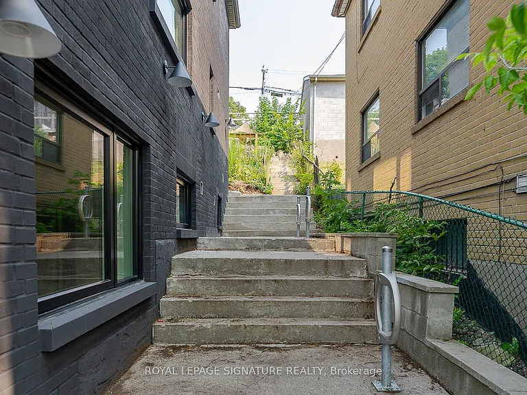 1254 Davenport Rd #1 — Photo 23